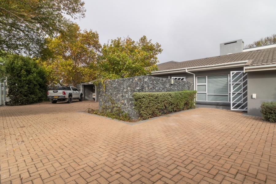 4 Bedroom Property for Sale in Schoongezicht Western Cape